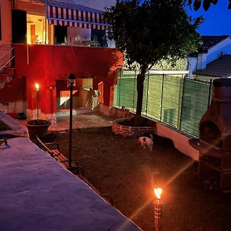 Вилла Red House Tivegna Экстерьер фото